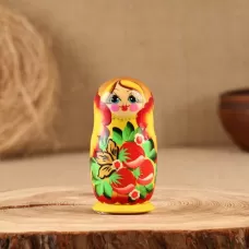 Матрёшка дерево «Земляничка жёлтое платье», 3 кукольная, 10 см Матрёшка дерево «Земляничка жёлтое платье», 3 кукольная, 10 см
