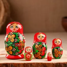 Матрёшка дерево «Божья коровка», красный платок, 5 кукольная, 9-11 см Матрёшка дерево «Божья коровка», красный платок, 5 кукольная, 9-11 см